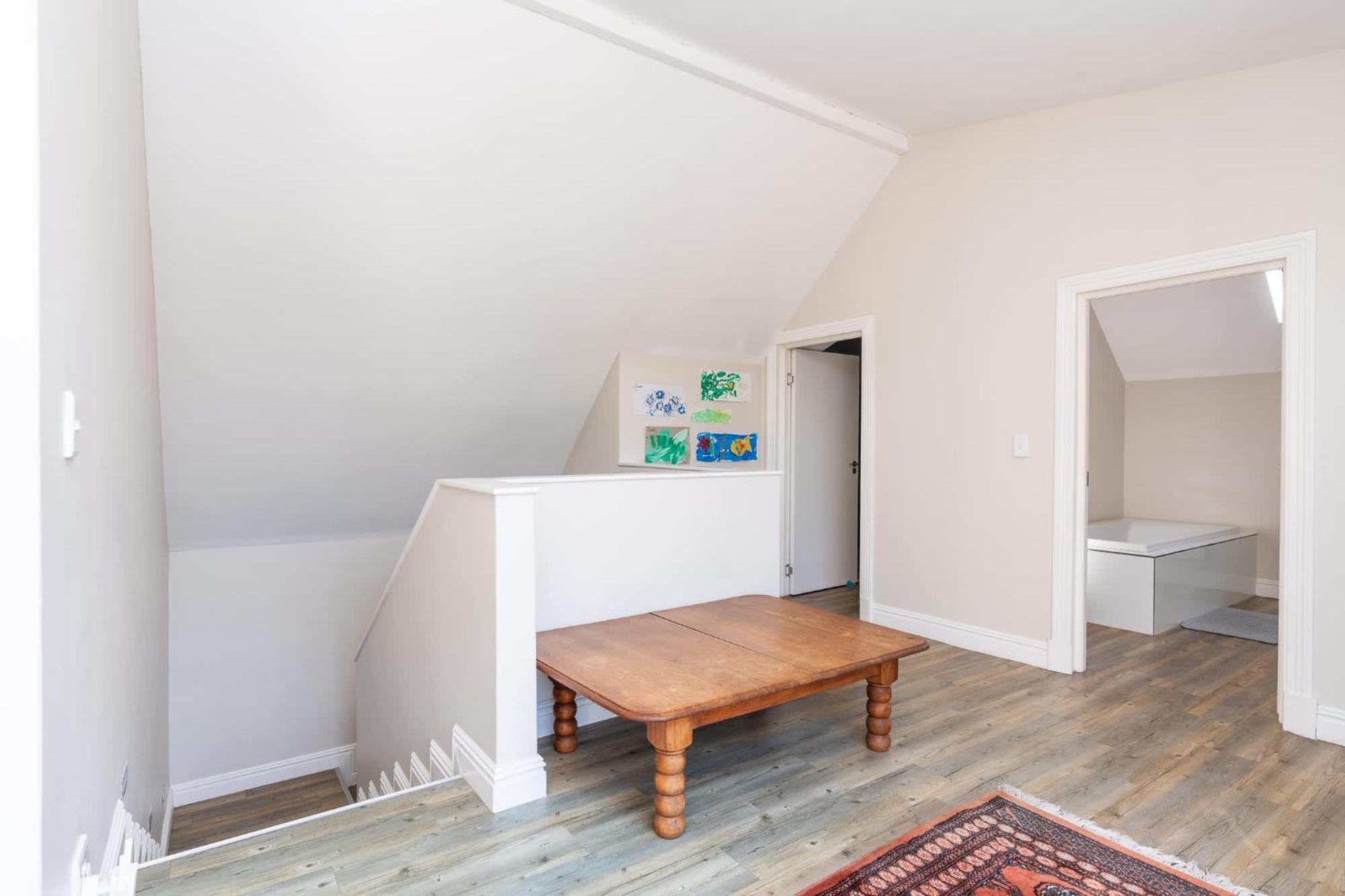 4 Bedroom Haven In Chelsea Village * Cape Town