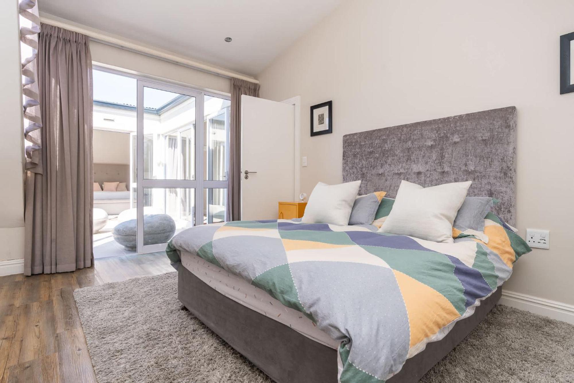 4 Bedroom Haven In Chelsea Village * Cape Town