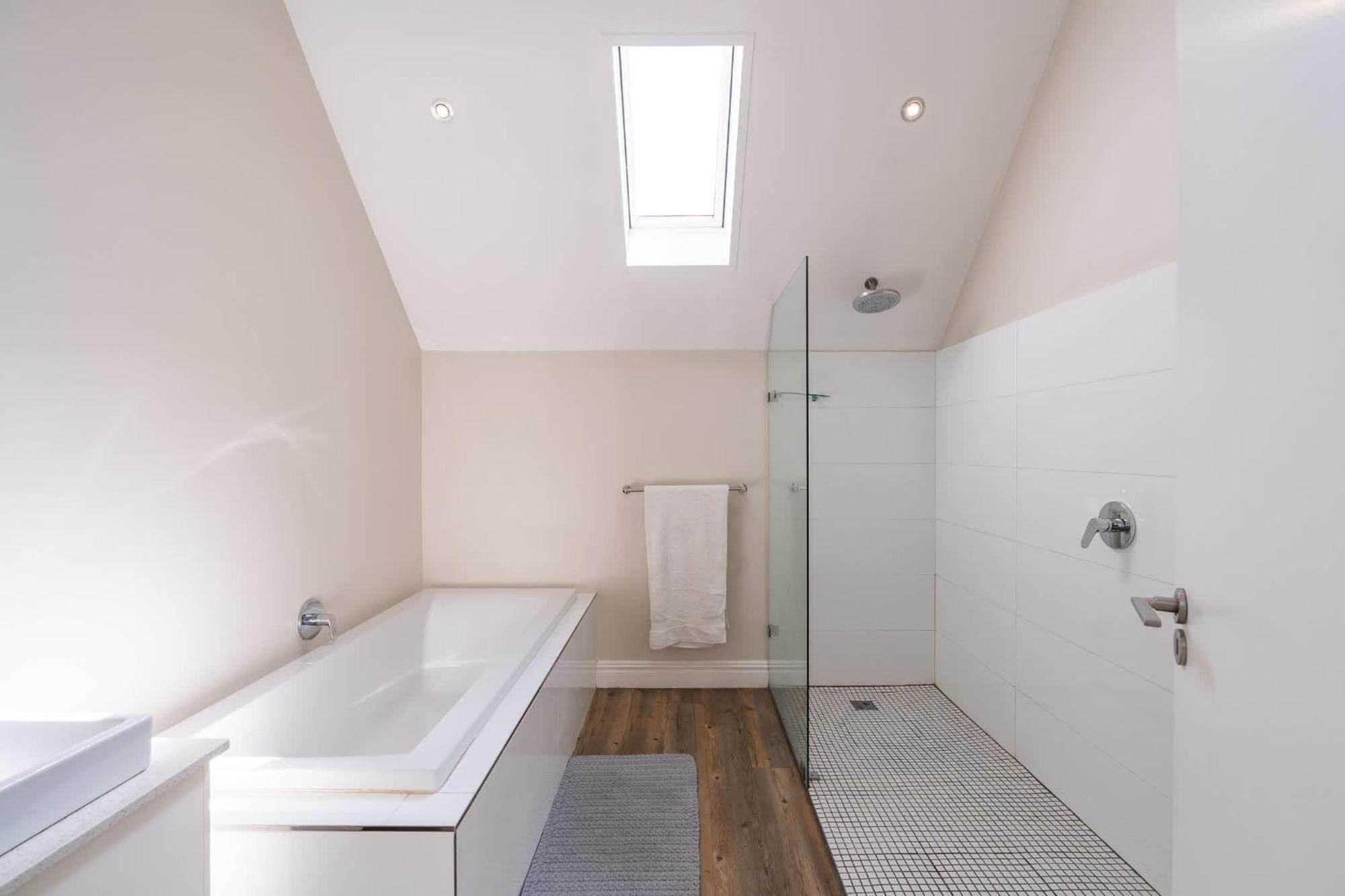 4 Bedroom Haven In Chelsea Village Holiday home Cape Town