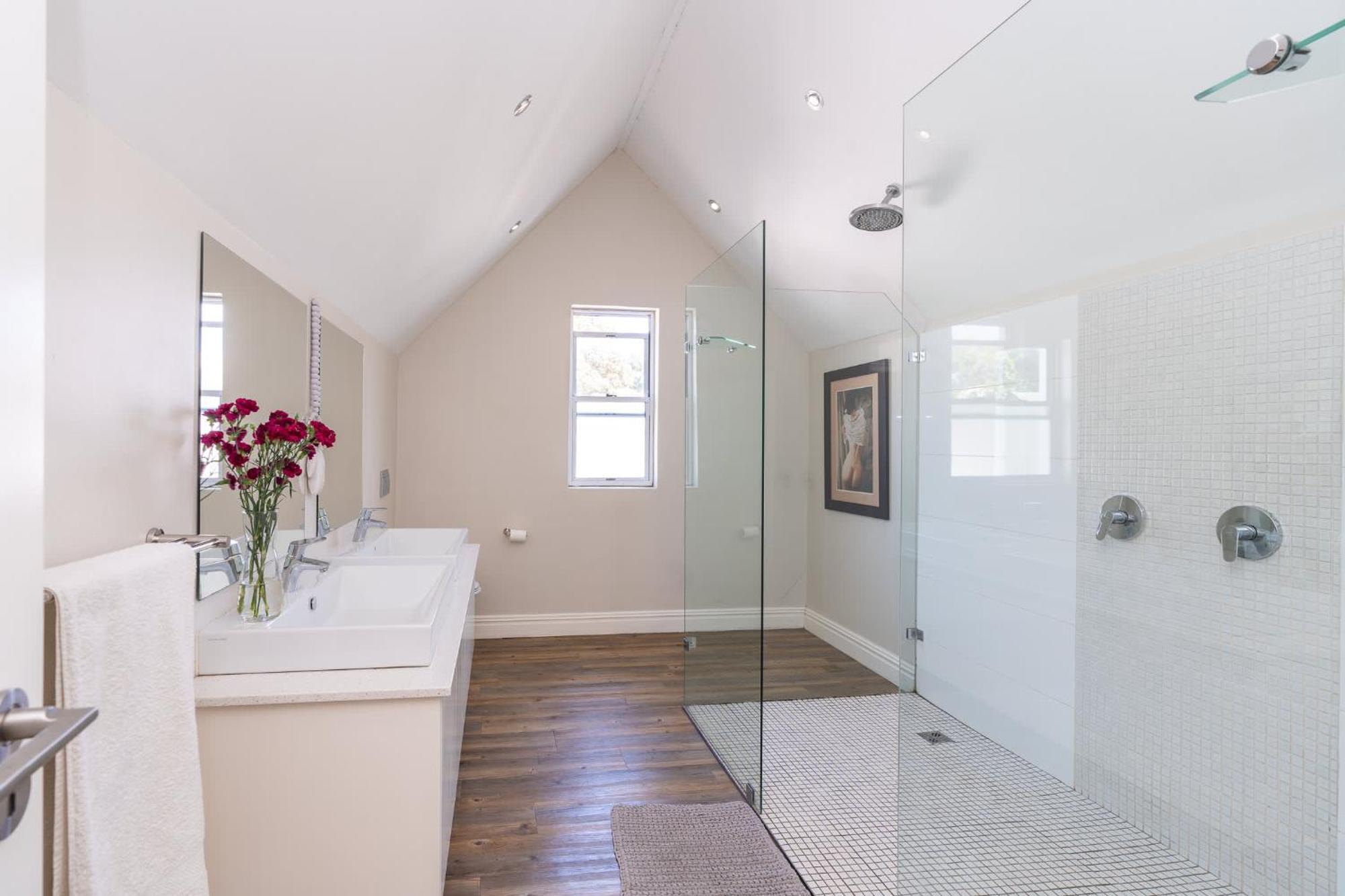 Holiday home 4 Bedroom Haven In Chelsea Village