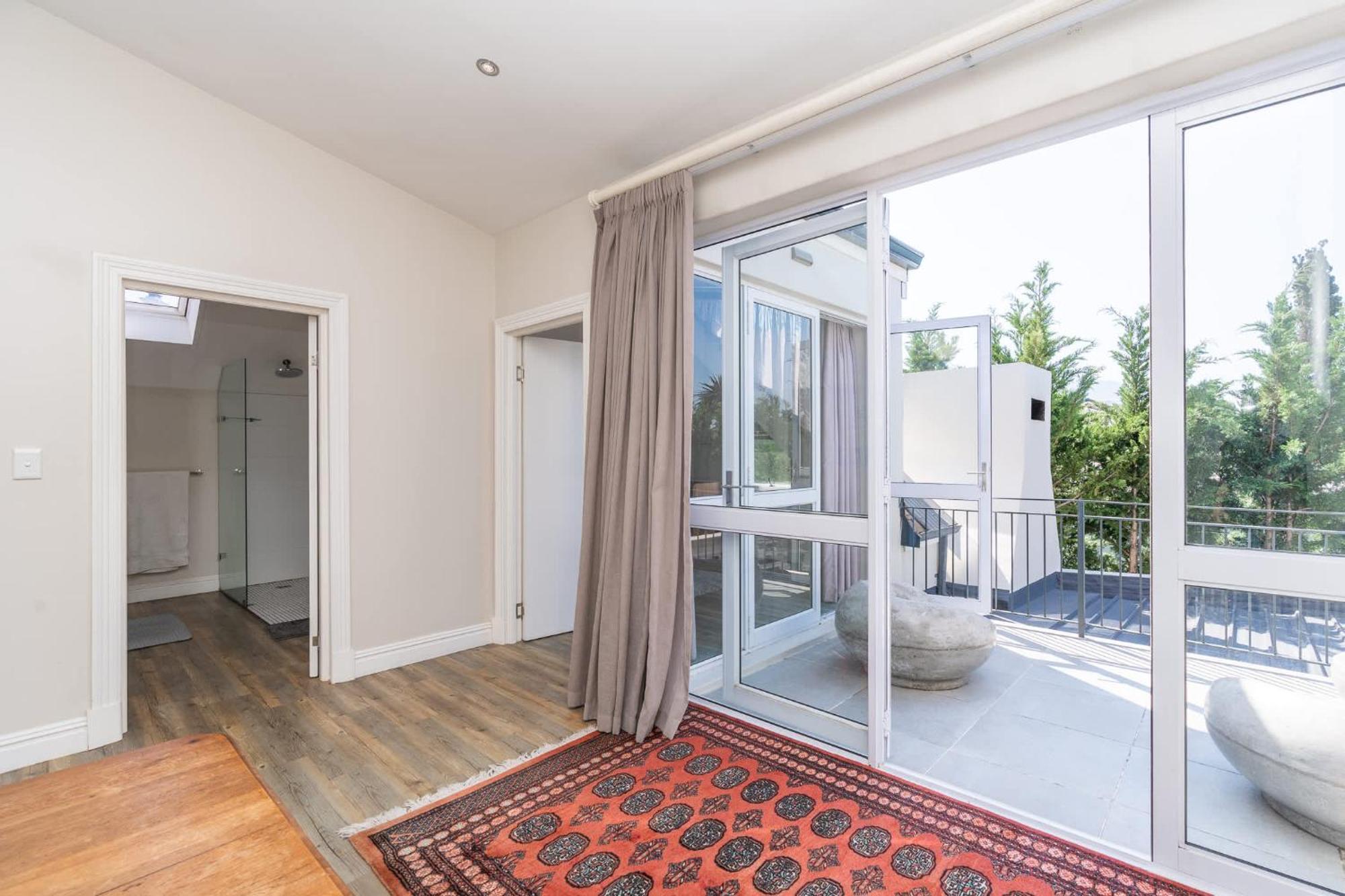 Holiday home 4 Bedroom Haven In Chelsea Village Cape Town