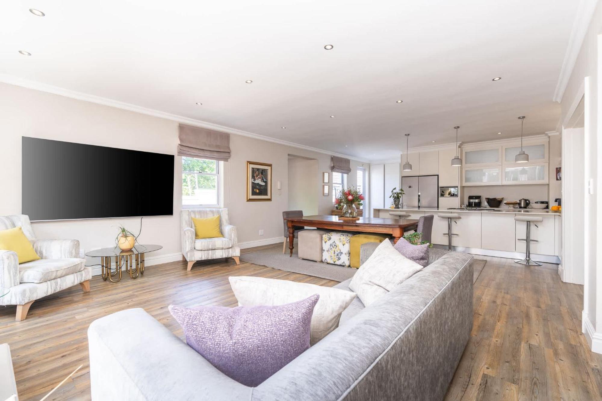 Holiday home 4 Bedroom Haven In Chelsea Village Cape Town