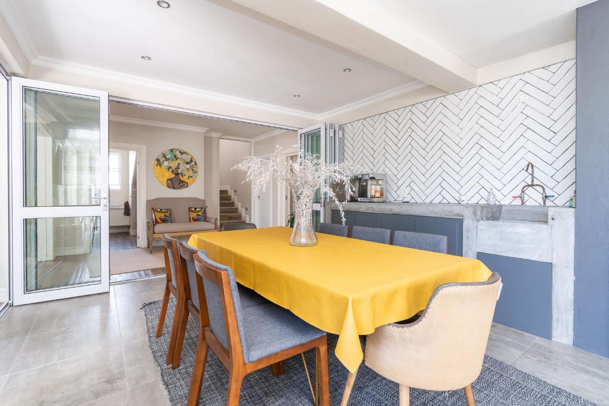4 Bedroom Haven In Chelsea Village Holiday home *