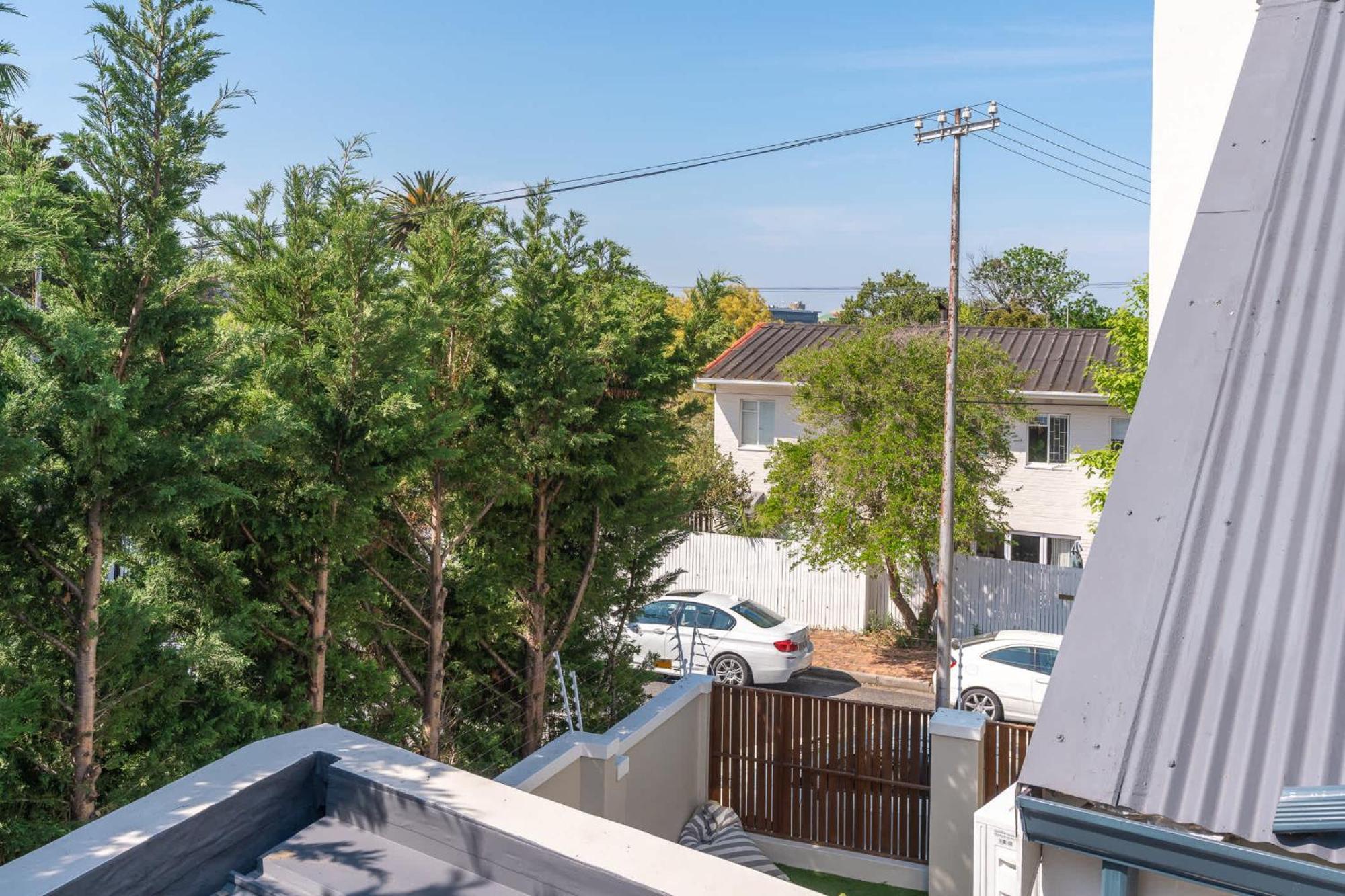 4 Bedroom Haven In Chelsea Village *